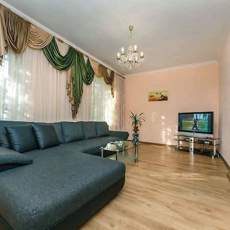 Two Bedroom Apartment On Liuteranska Street Kyiv Exterior foto