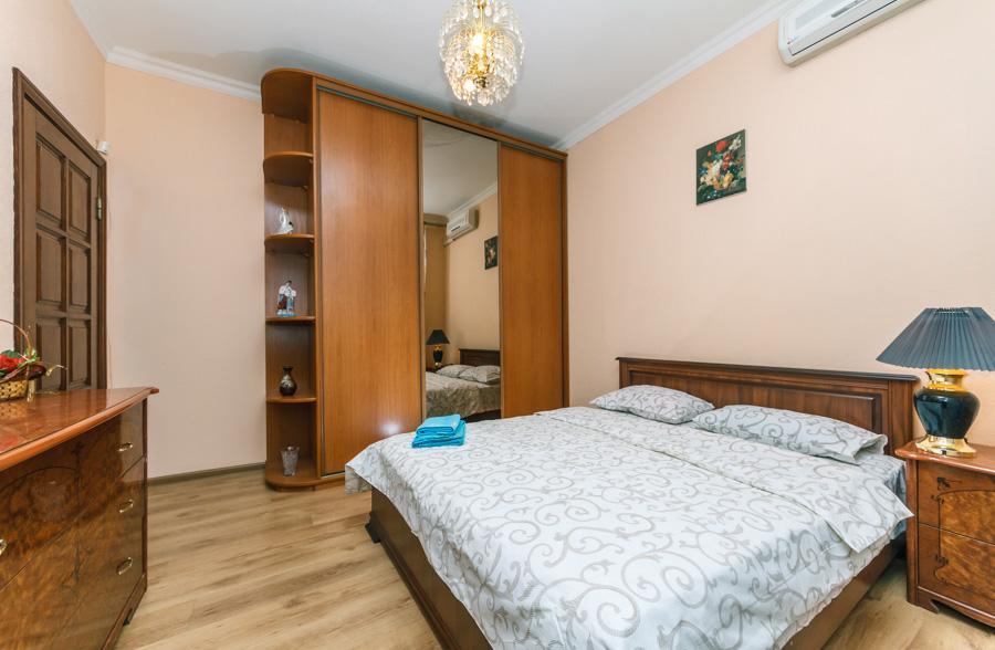 Two Bedroom Apartment On Liuteranska Street Kyiv Exterior foto